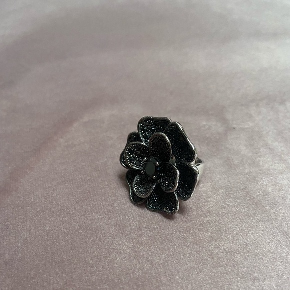 Sterling Silver Black Flower Ring - Picture 2 of 4